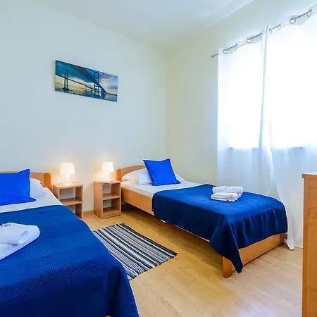 Apartment Villa Cesare *